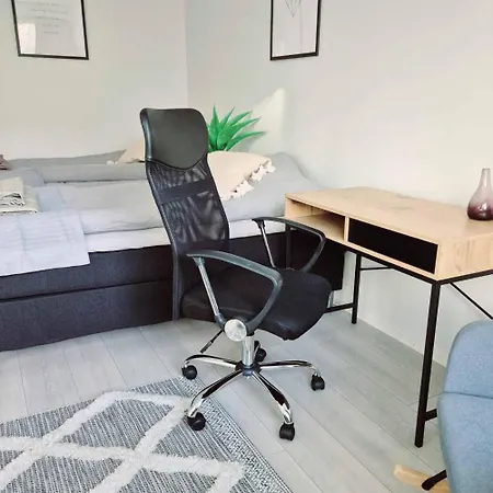 In The Heart Of - Free Parking - Free Wifi Apartment
